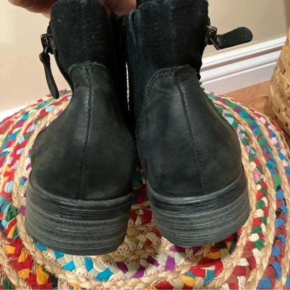 Earth Jordan black leather  ankle boots - Picture 6 of 8